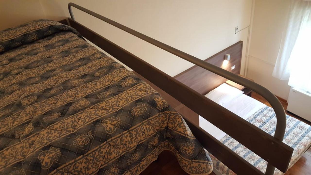 Hotel La Fonte โอซิโม ภายนอก รูปภาพ