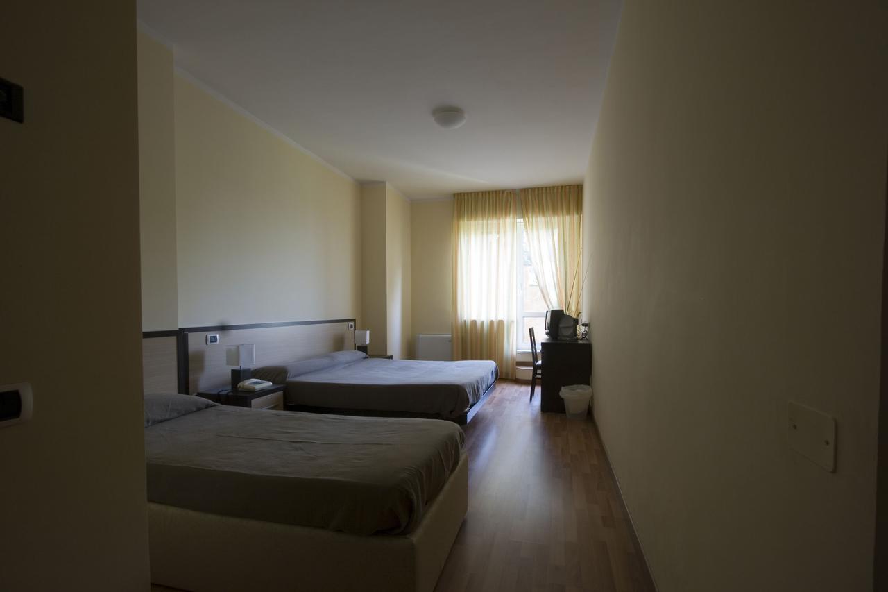 Hotel La Fonte โอซิโม ภายนอก รูปภาพ